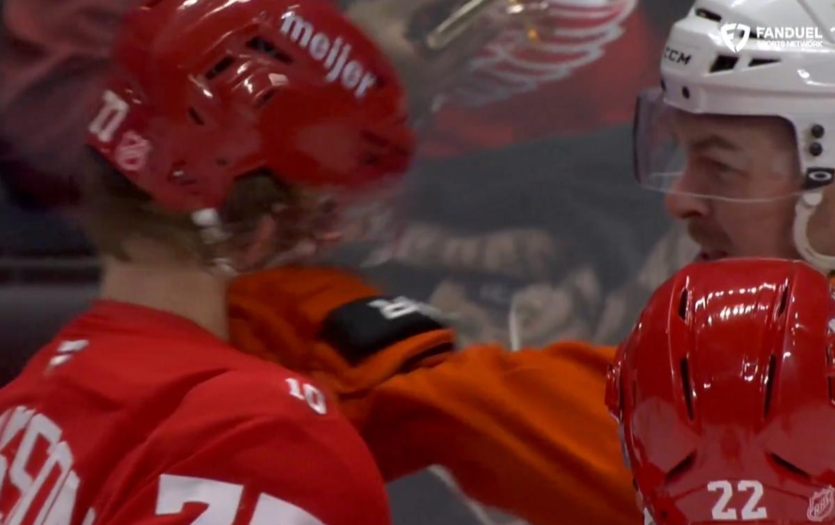 Ross Johnston's sucker punch on Simon Edvinsson 