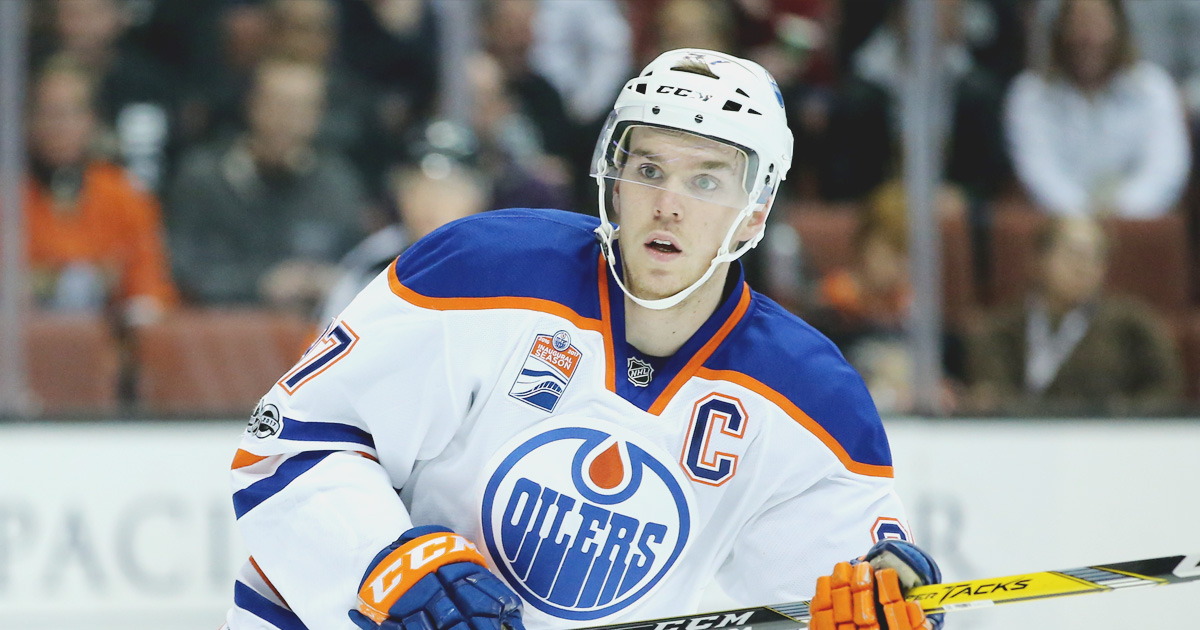 Must See : Connor McDavid amazing backhand goal!