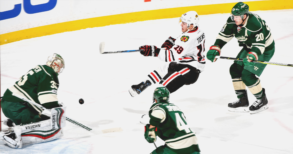 Must See : Epic battle between the Wild and the Blackhawks!