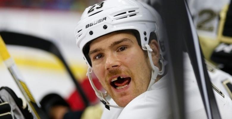 (VIDEO): Steve Downie gets 10-minute misconduct for levelling a linesman.