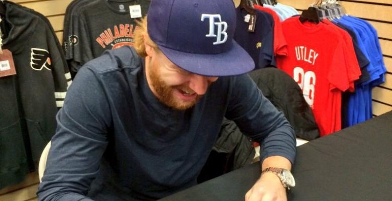 Wolverine loves Jakub Voracek (PHOTOS)