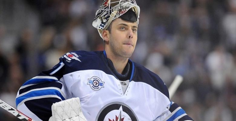 Video: Pavelec makes unbelievable season saving save!