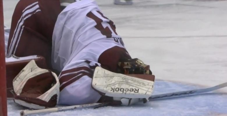 (VIDEO): Darren Helm spears Mike Smith right in the junk.