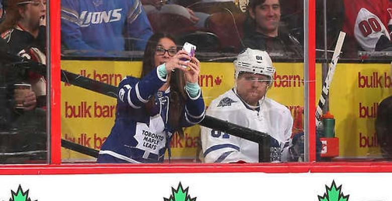 Phil Kessel apprently is not a fan of selfies. (Photos)