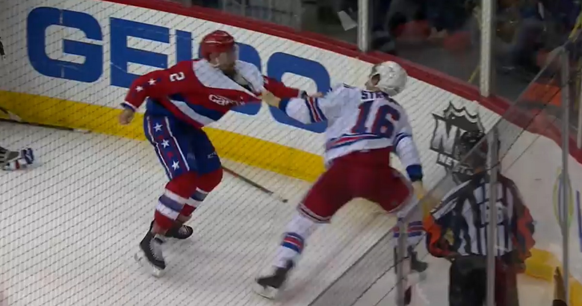 Niskanen and Strome drop the gloves on Sunday afternoon!