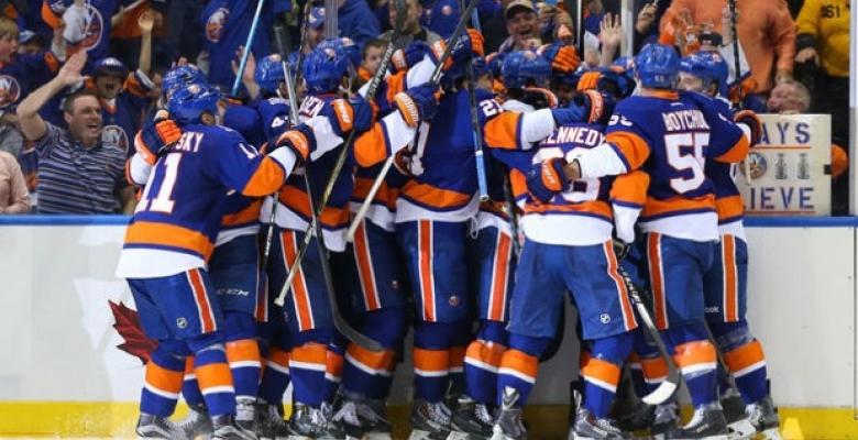 (VIDEO): Tavares propels Islanders 15 seconds into overtime.