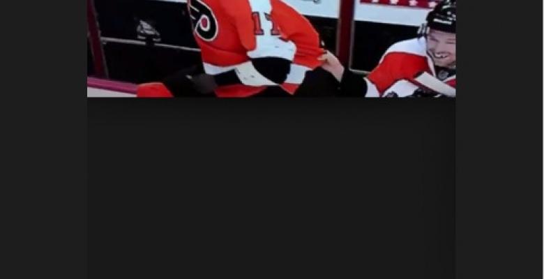 Claude Giroux makes fun of Wayne Simmonds!