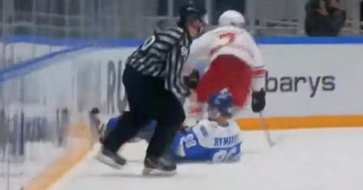 What the hell? KHL linesman delivers a nasty hit to unsuspecting player.