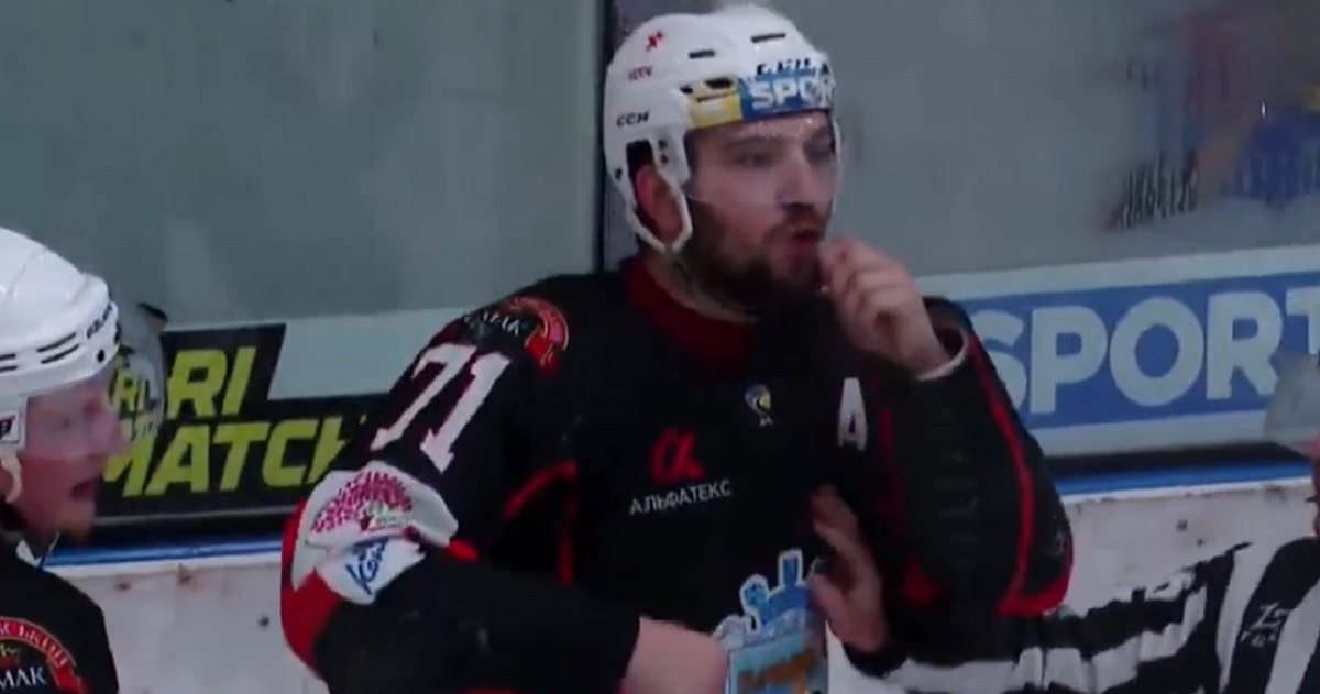 Racist taunt directed at Jalen Smereck caught on camera during UHL hockey game.