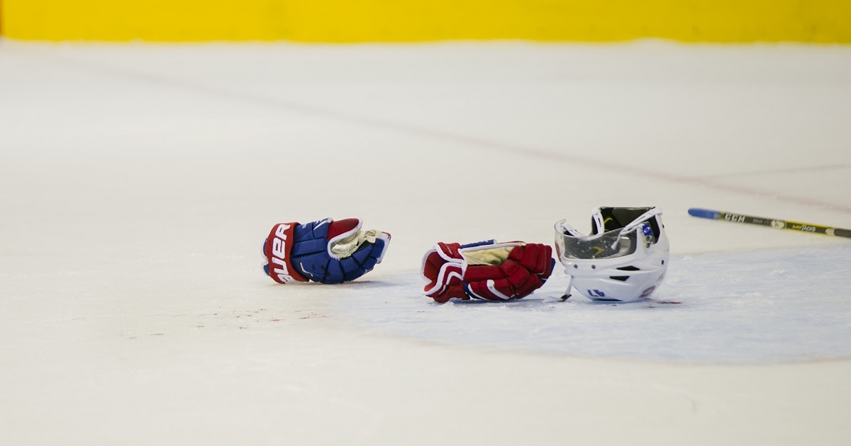 Breaking: Dion Phaneuf and Corey Perry drop the gloves!