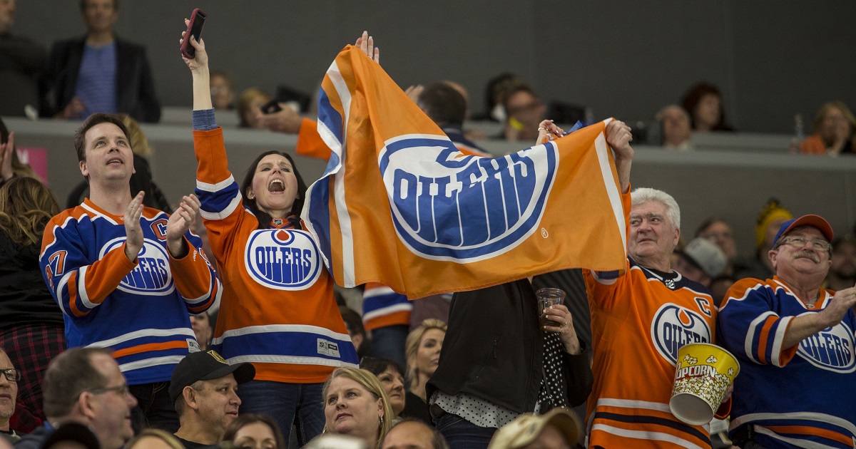 Oilers crowd turns on the home team after catastrophic first period.