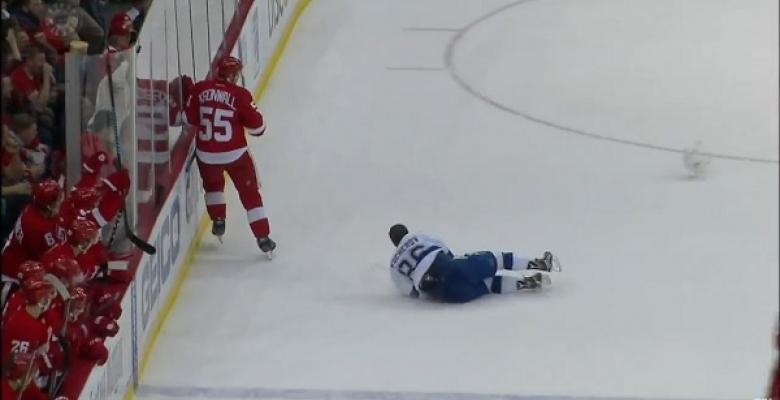 VIDEO: Kronwalled! He nearly takes his head off.