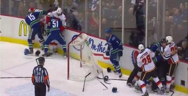 Crazy end to Canucks win (Video)