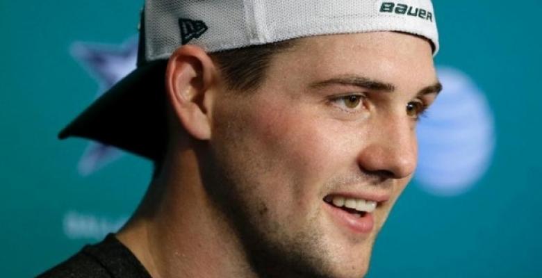 Report: NHL star makes history under clutch circumstances.