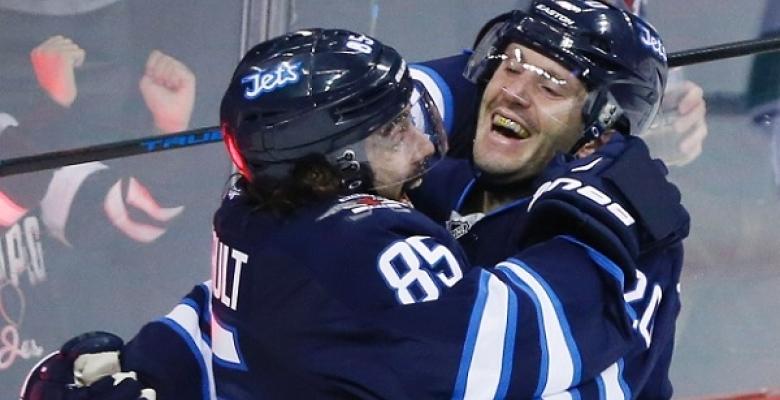 VIDEO: Lee Stempniak blows the doors off the MTS Centre!