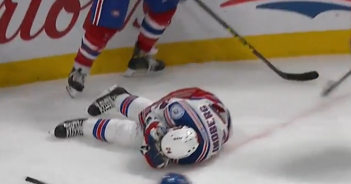 Shaw crushes Lindberg with a monster hit and leaves him bloody.