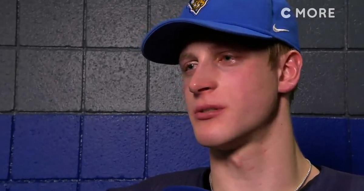 Young captain gives emotional interview after heartbreaking loss at WJC.