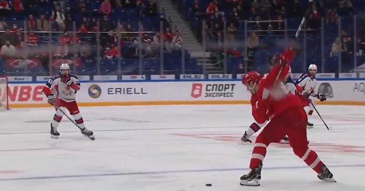 Andrei Kuteikin scores with a bomb from behind his own blue line!
