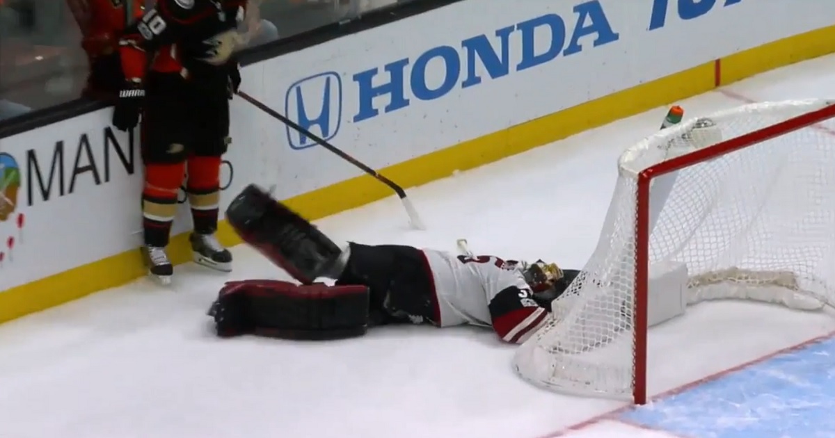 Breaking: Corey Perry takes out a goalie in the season opener. 