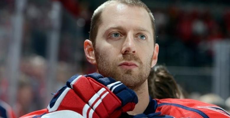 (VIDEO): Player gets taken out by thunderous check in game 3.