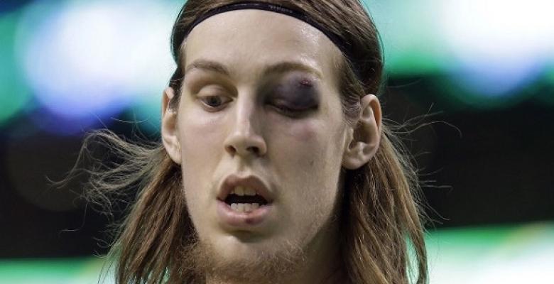 VIDEO: NBA player reveals his NHL buddy has broken ribs.