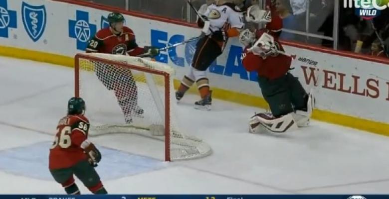(VIDEO): Goalie's big time dive leads to game tying goal.