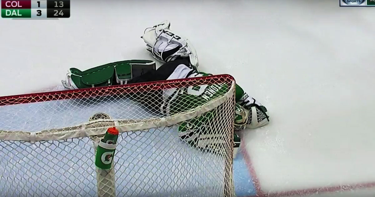 Lehtonen forced to leave after collision with Iginla!