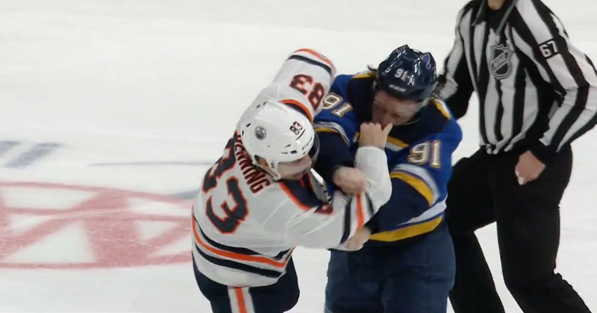 Tarasenko drops the gloves &amp;amp; throws heavy punches in defense of his teammate.