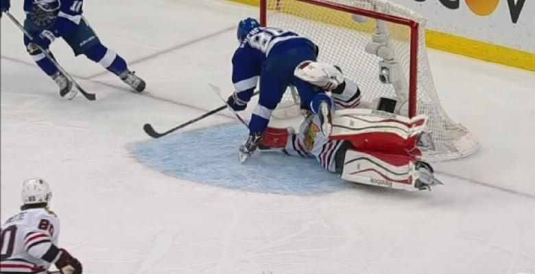 Video: Lightning player leaves game after crashing head and shoulders into the post.