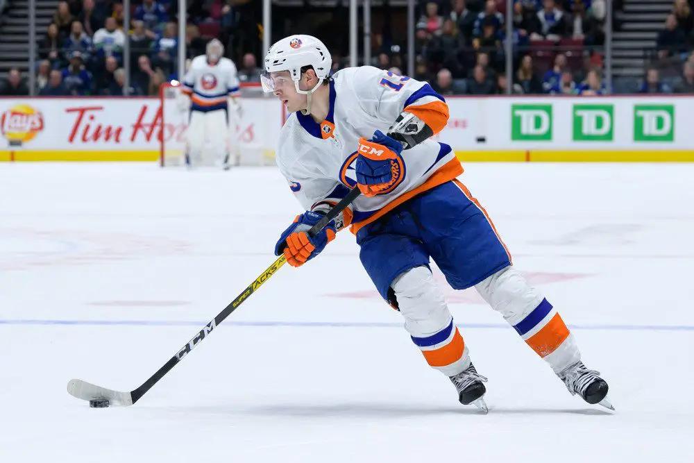 Mathew Barzal en action